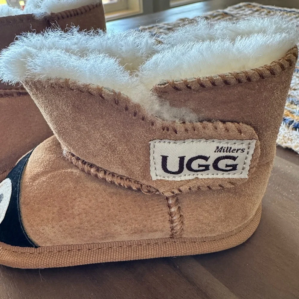 NWT Uggs Brown Baby Booties - size 1/2 baby